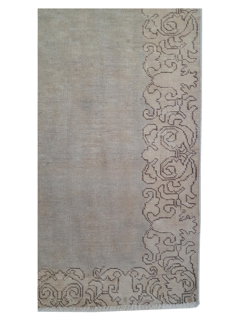Pacific Vintage 40478 Ivory Beige Vintage Hand Knotted Rug