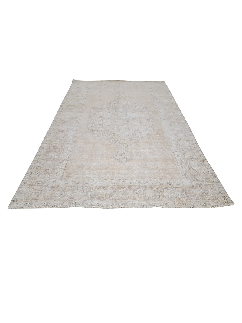 Pacific Vintage 42087 Ivory Ivory Vintage Hand Knotted Rug