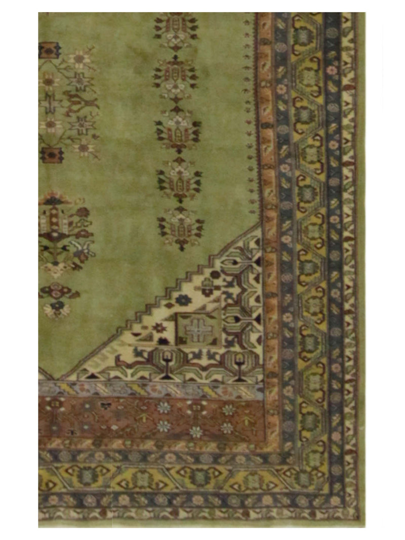 Fasa Antique Ushak 2653 Green Gold Traditional Antique Rug