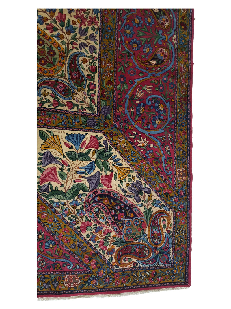 Fasa Antique Yazad 5405 Ivory Hot Pink Traditional Antique Rug