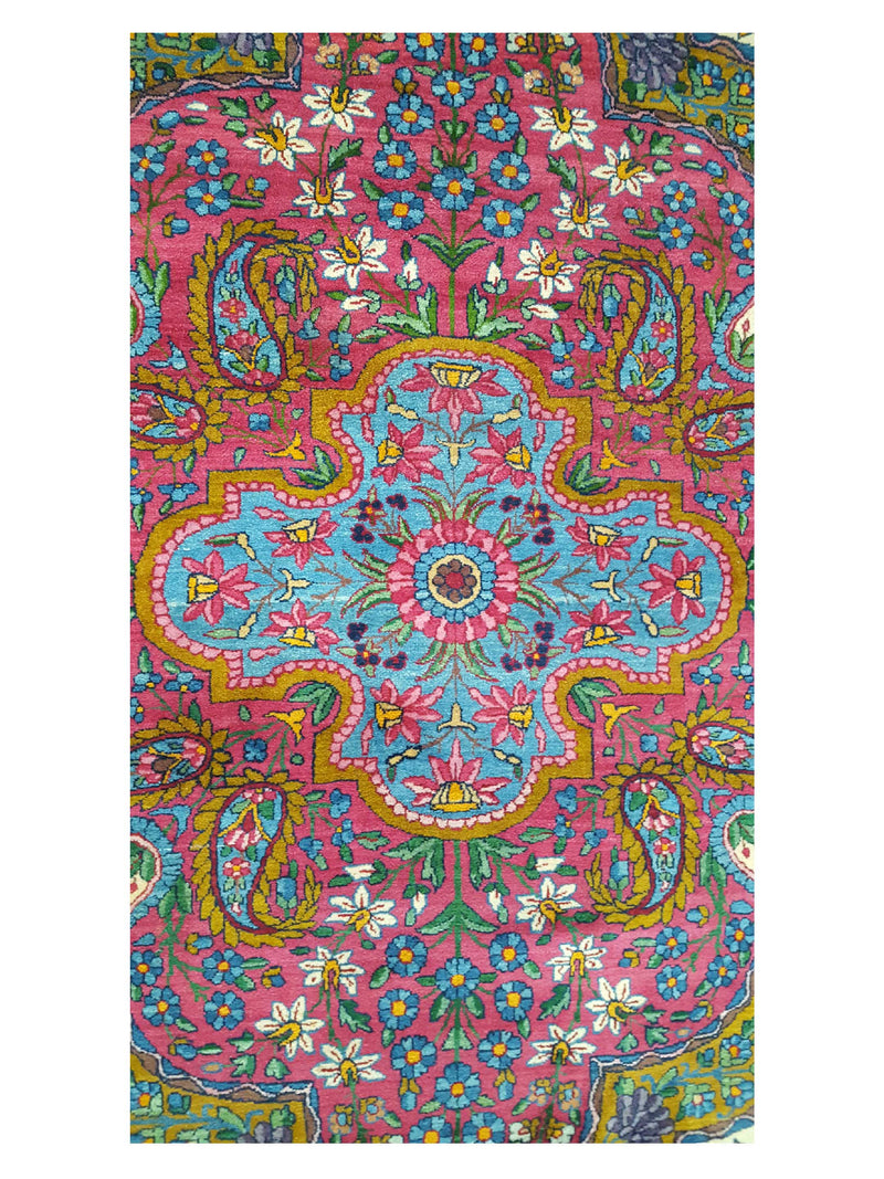 Fasa Antique Yazad 5405 Ivory Hot Pink Traditional Antique Rug