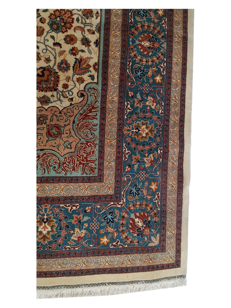 Fasa Antique Tabriz 7248 Ivory Green Traditional Antique Rug