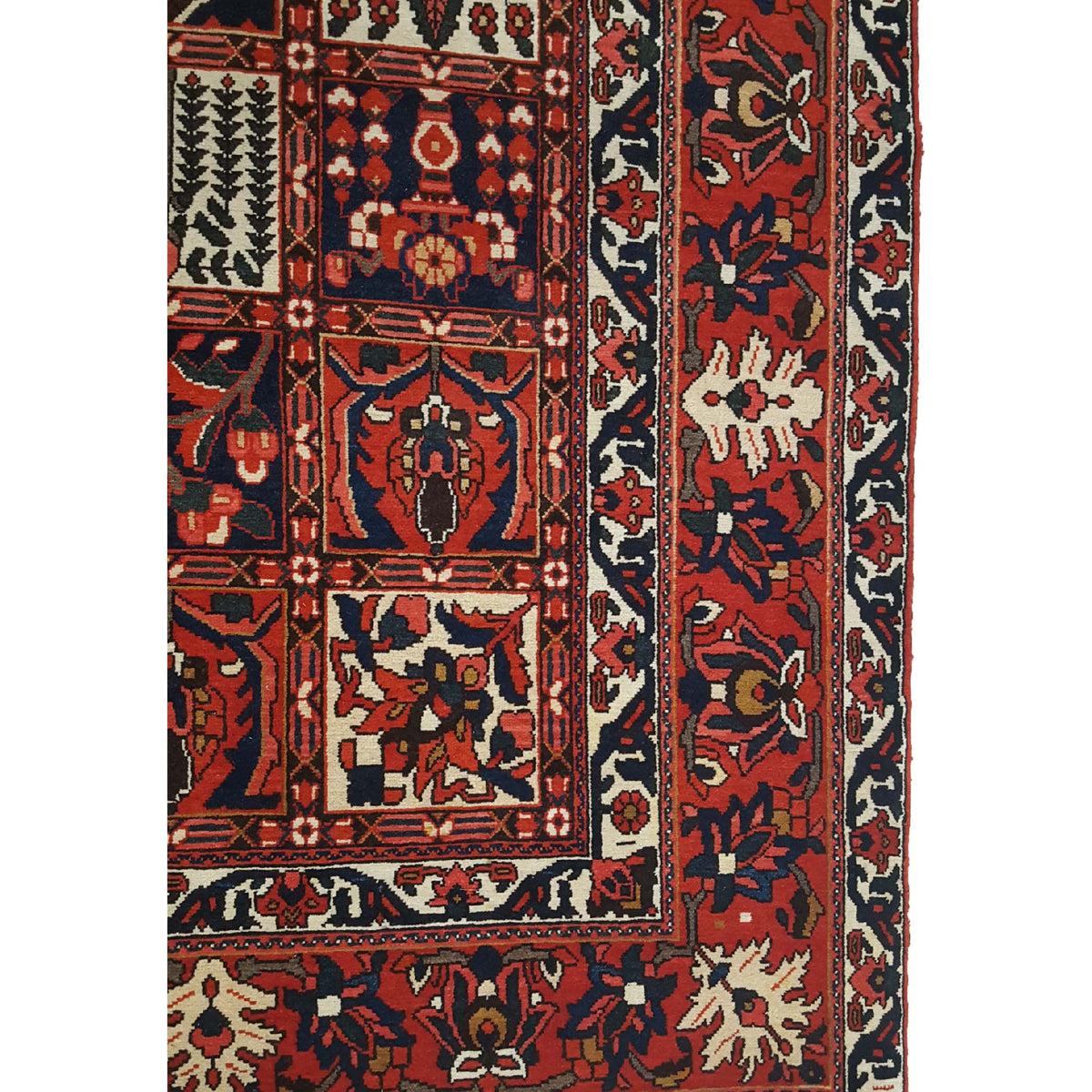 Pacific Bakhtiyari 13665 Red Ivory Traditional Hand Knotted Rug