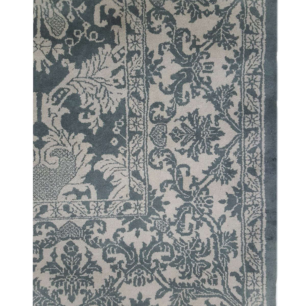 Pacific Royal TA-GR Green Ivory Traditional Hand Knotted Rug