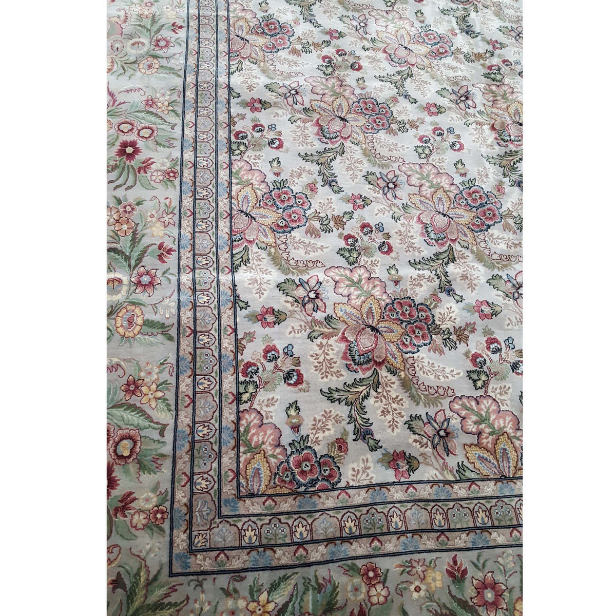 Pacific Classic 28855 Ivory Lt.Green Traditional Hand Knotted Rug