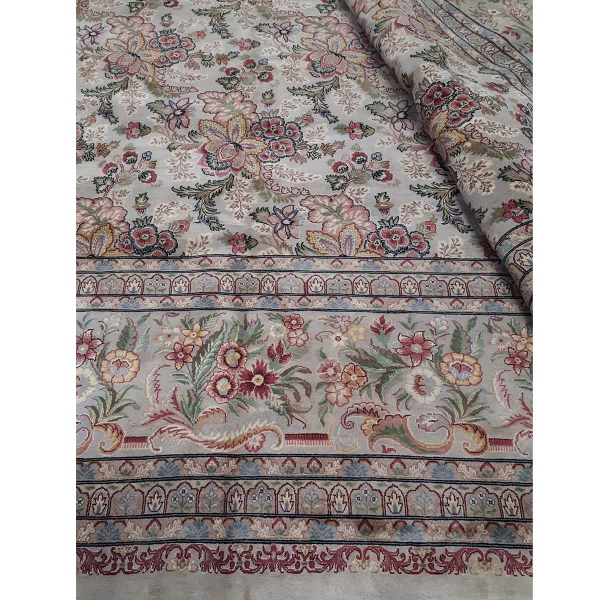 Pacific Classic 28855 Ivory Lt.Green Traditional Hand Knotted Rug