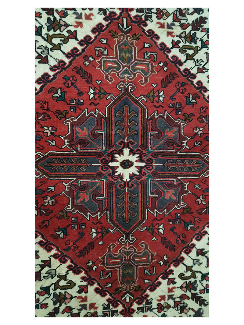 Fasa Antique Heriz 33600 Ivory Burgundy Traditional Antique Rug