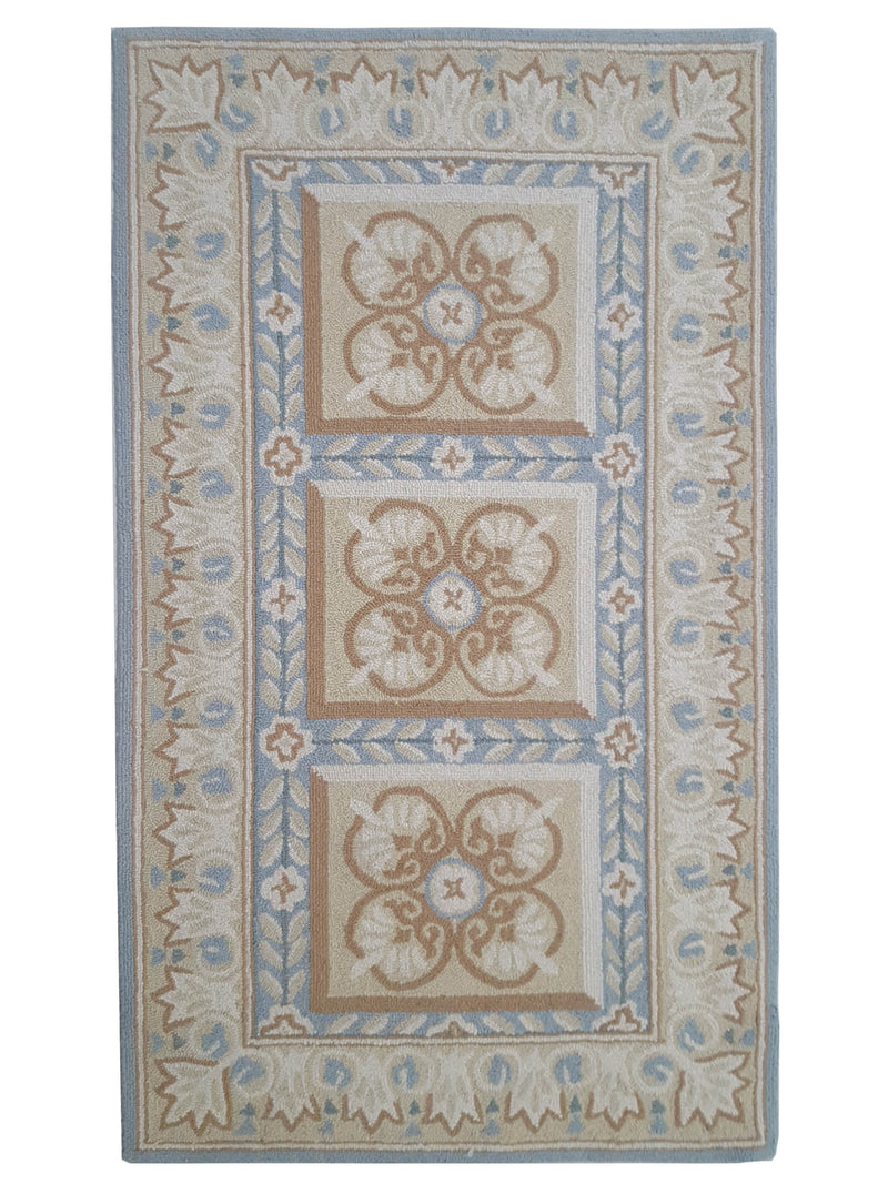 Aura Hook  Lt.Blue Ivory Transitional