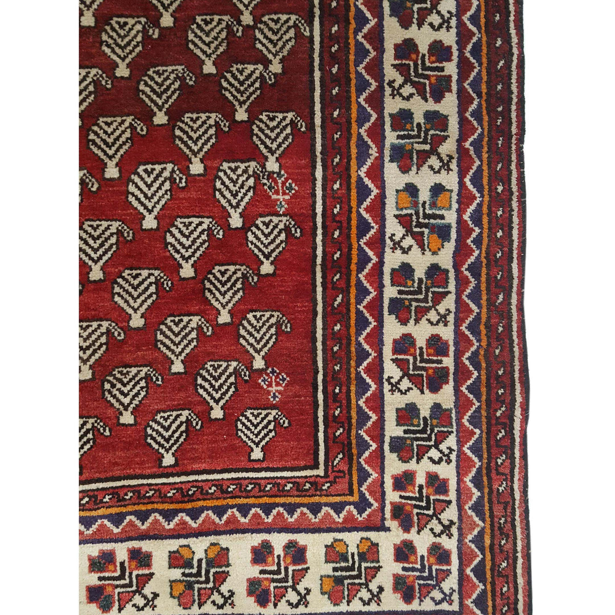 Pacific Bakhtiyari 35451 Red Ivory Traditional Hand Knotted Rug