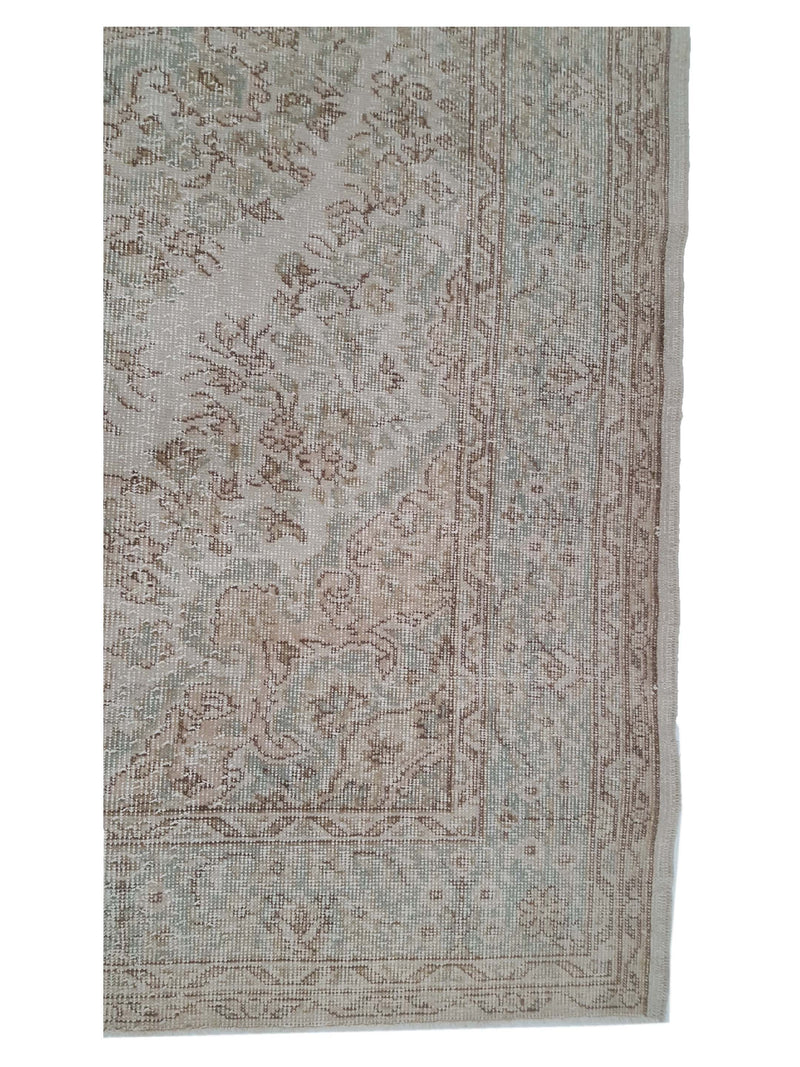 Pacific Vintage 39469 Ivory Ivory Vintage Hand Knotted Rug