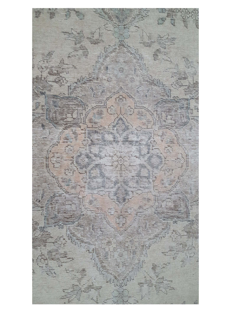 Pacific Vintage 40515 Ivory Ivory Vintage Hand Knotted Rug