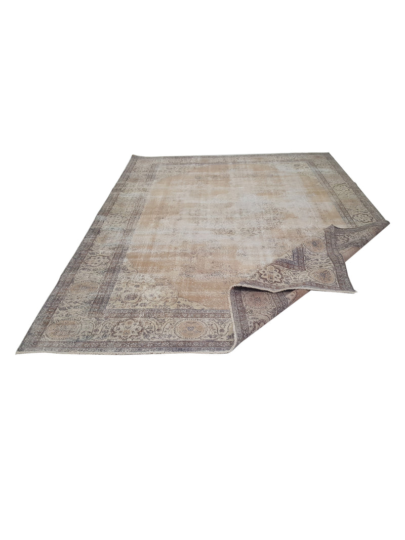 Pacific Vintage 40647 Camel Ivory Vintage Hand Knotted Rug