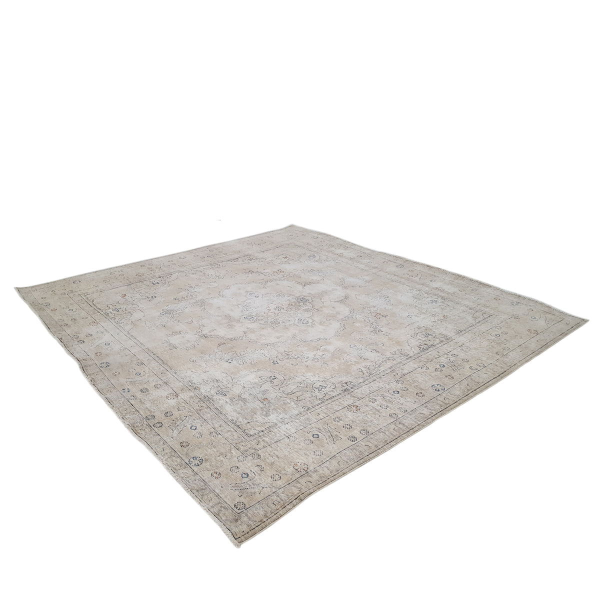 Pacific Vintage 41638 Ivory Ivory Vintage Hand Knotted Rug