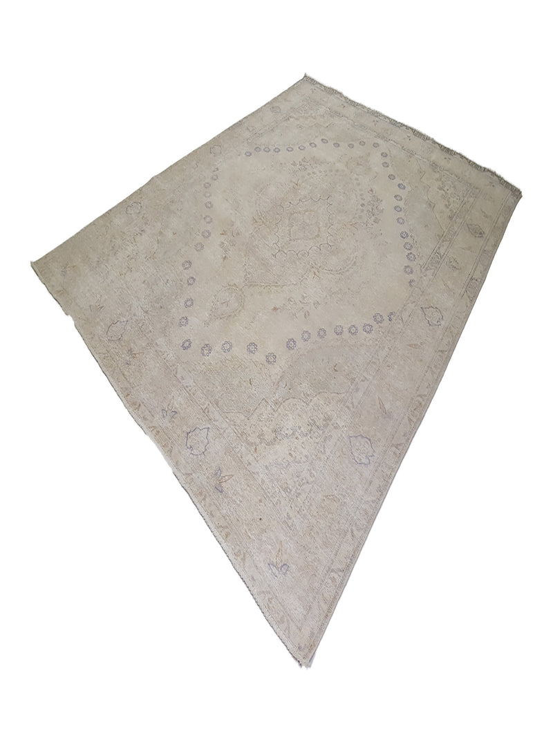 Pacific Vintage 41642 Ivory Ivory Vintage Hand Knotted Rug