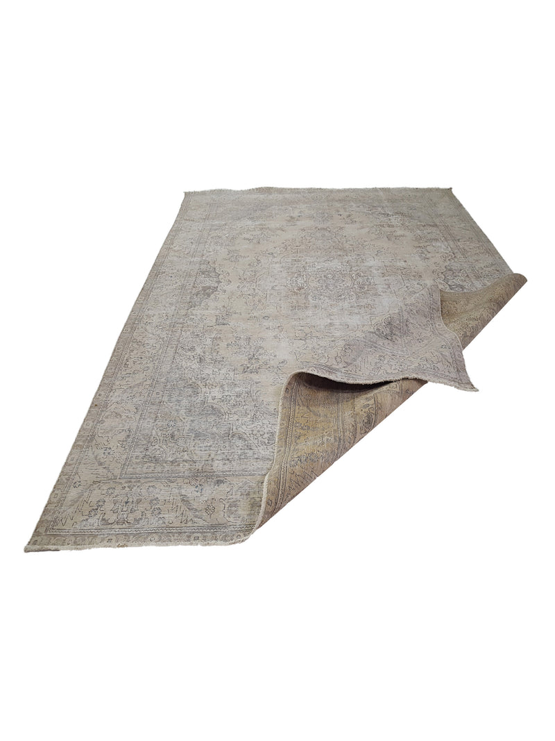 Pacific Vintage 41644 Ivory Ivory Vintage Hand Knotted Rug