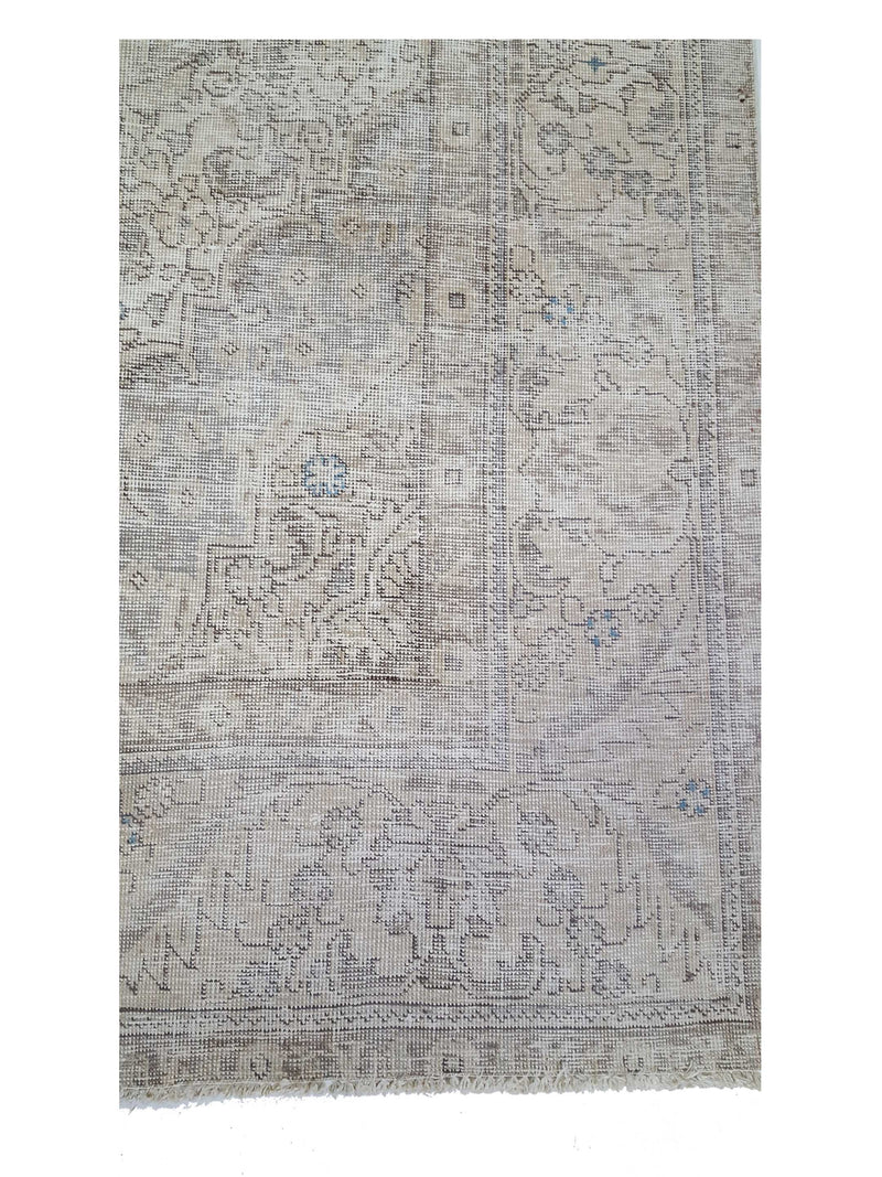 Pacific Vintage 41644 Ivory Ivory Vintage Hand Knotted Rug