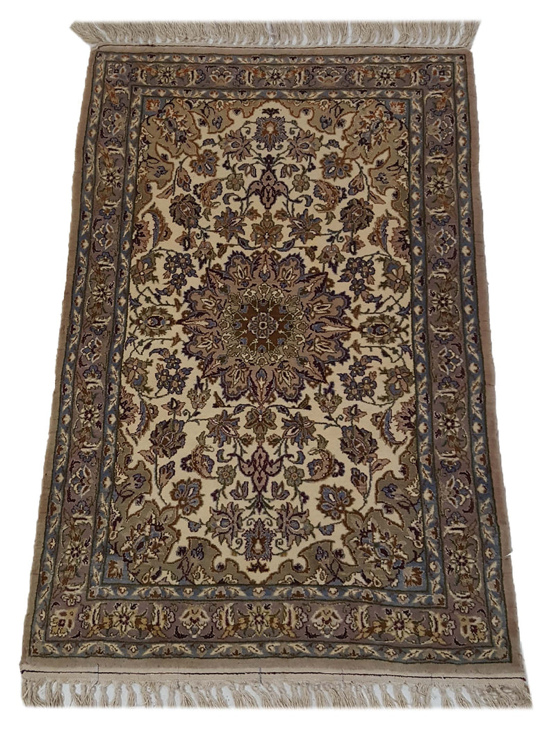 Fasa Antique Esfahan 41915 Ivory Green Traditional Antique Rug