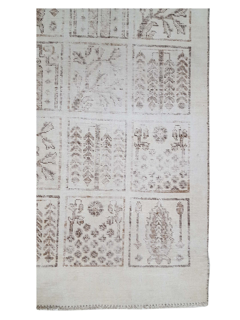Pacific Vintage 42090 Ivory Ivory Vintage Hand Knotted Rug