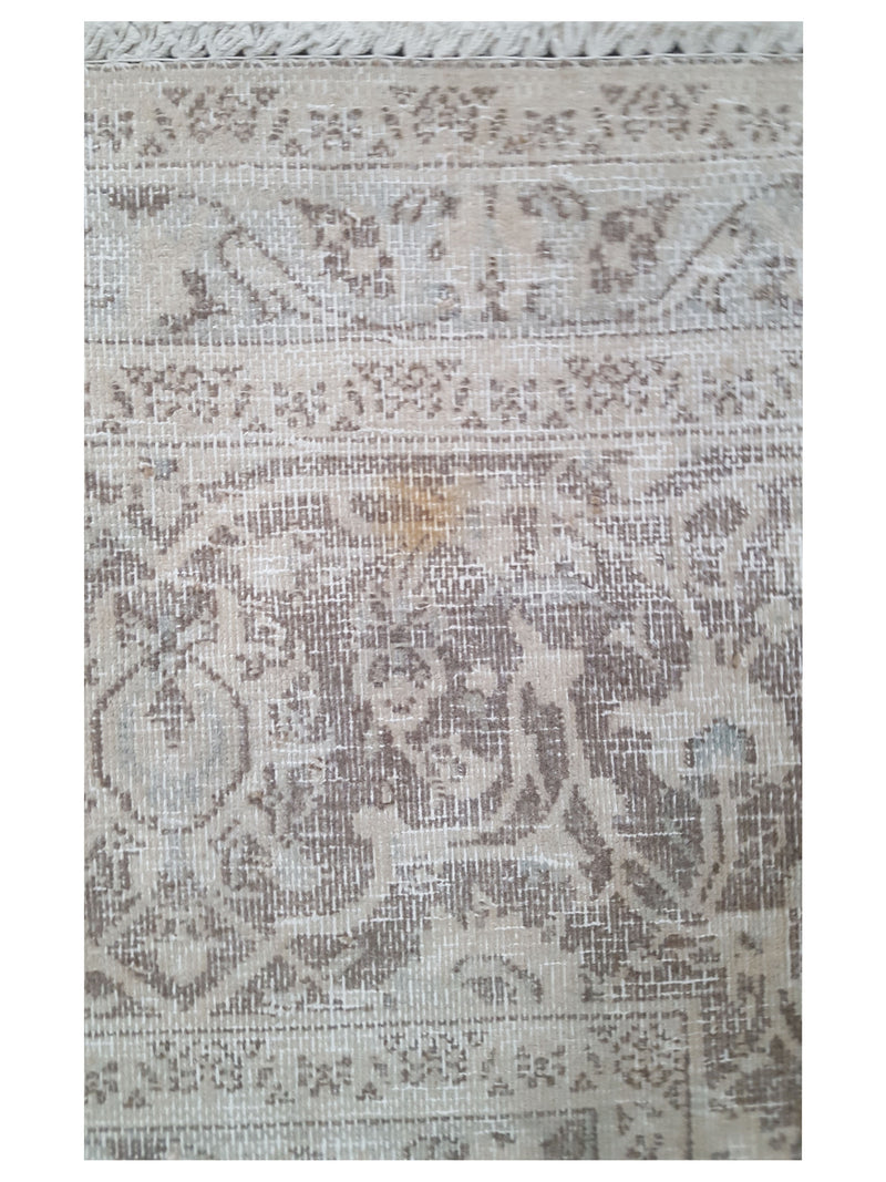 Pacific Vintage 43534 Ivory Khaki Vintage Hand Knotted Rug