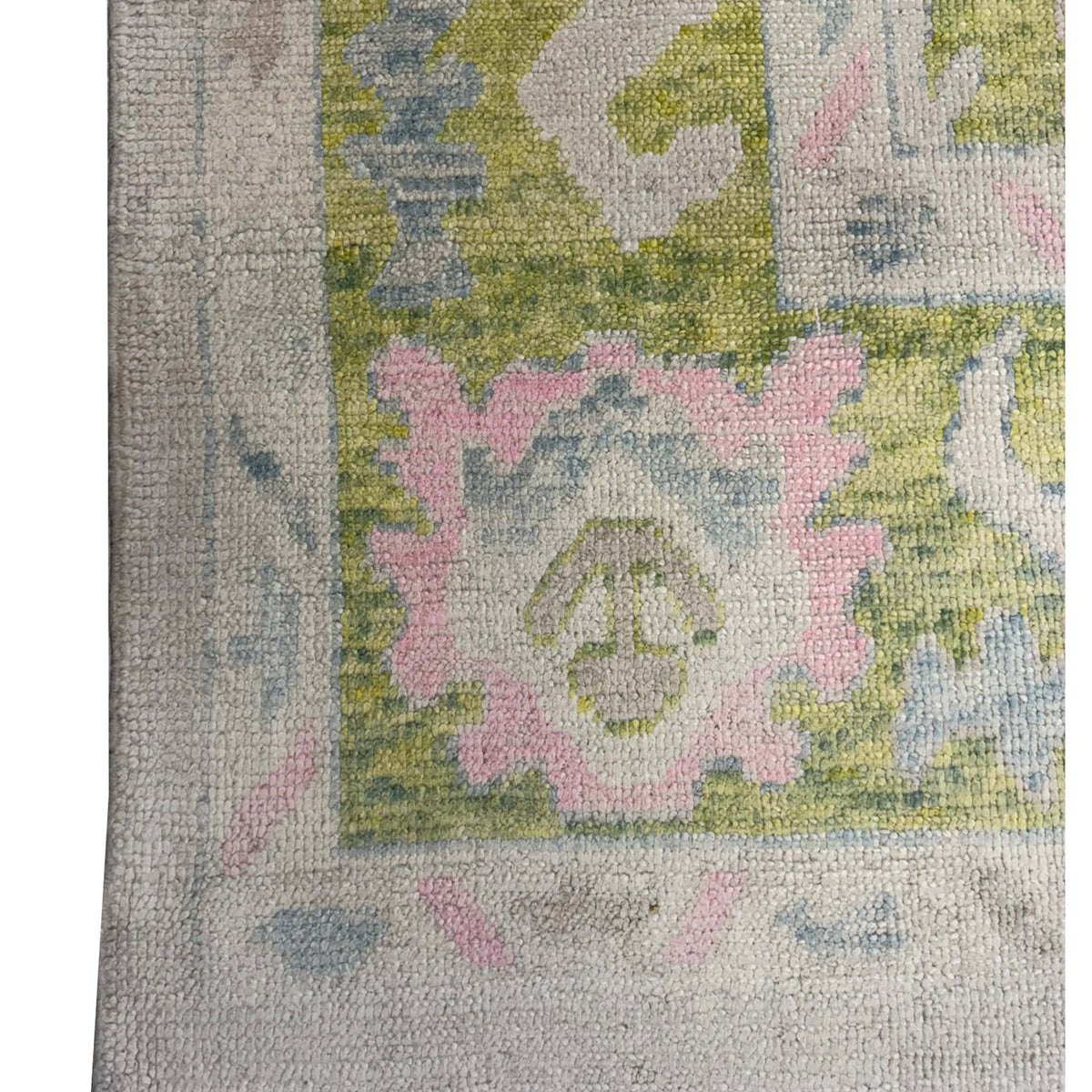 Pacific Ushak TR 43973 Ivory Lt.Green Transitional Hand Knotted Rug