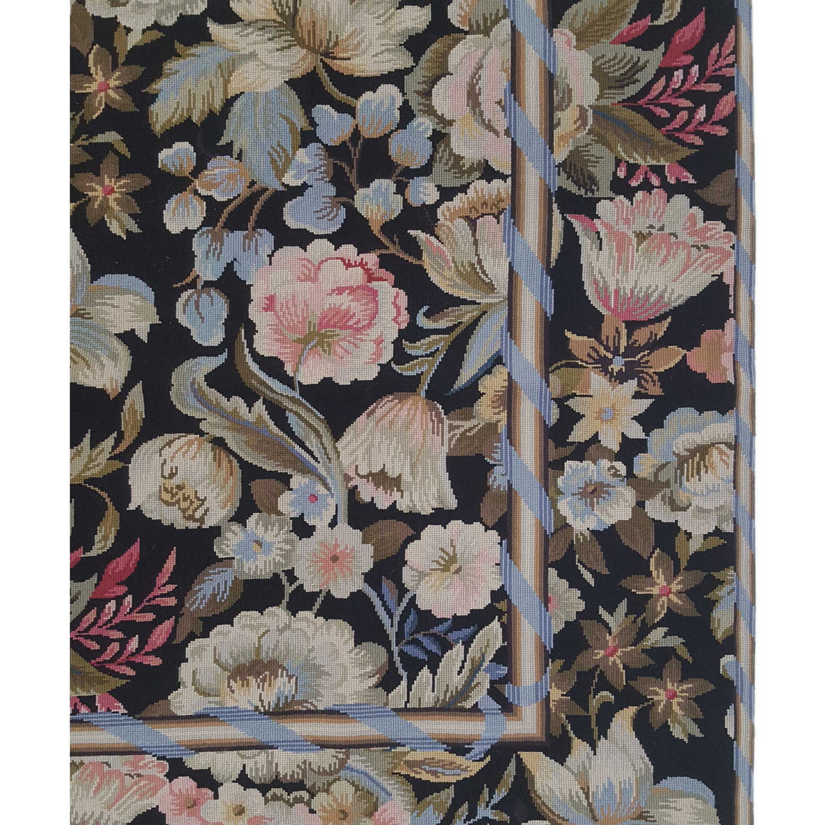 Pacific Needle Point 66813 Black Black Transitional Needle Point Rug