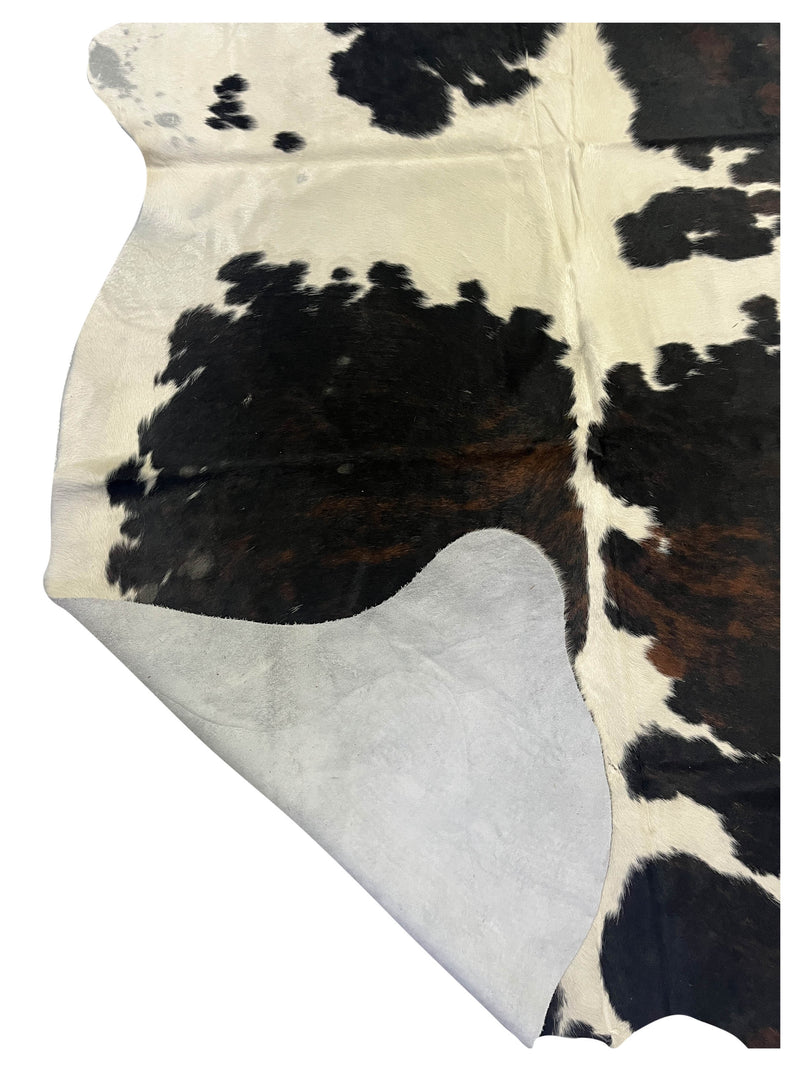 Aura Cowhide 75390 Ivory Black Cowhide Cowhide Rug
