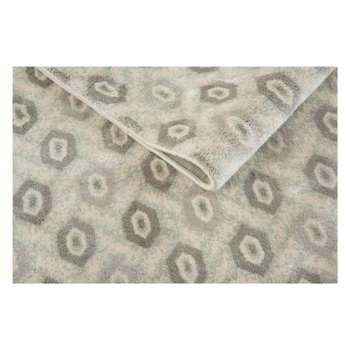 Aira Jaz 9001BI Lt.Blue Ivory Transitional Wilton Rug